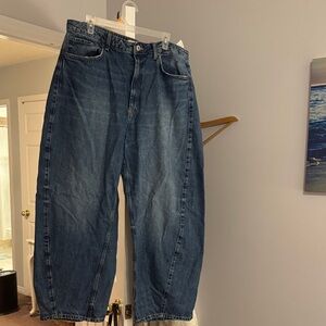 Zara Women’s Balloon Leg Relaxed Jeans in Indigo Blue